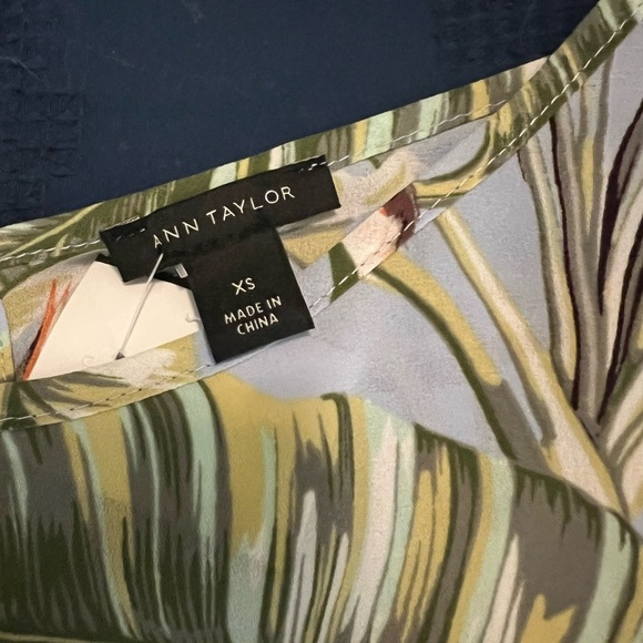 Tropical Monkey and Giraffe Print Ann Taylor Short Sleeve Shirt - Picture 8 of 11